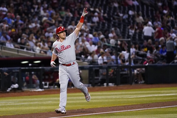 Phillies' J.T. Realmuto dominating the bases unlike any other MLB player