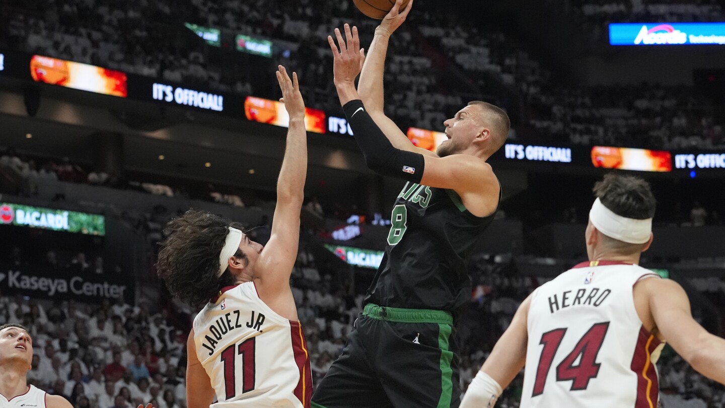 NBA-Playoffs: Porzingis von den Celtics verlässt das Spiel mit Wadenverspannungen