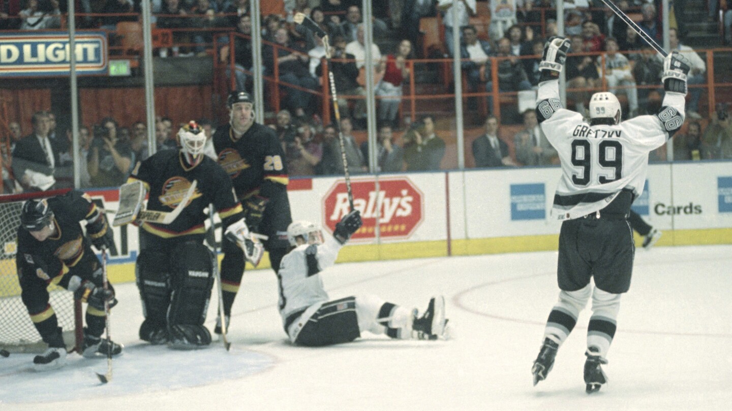 Alex Ovechkin surpassed Wayne Gretzky's NHL goal count. Here are other 'unbreakable' sports records