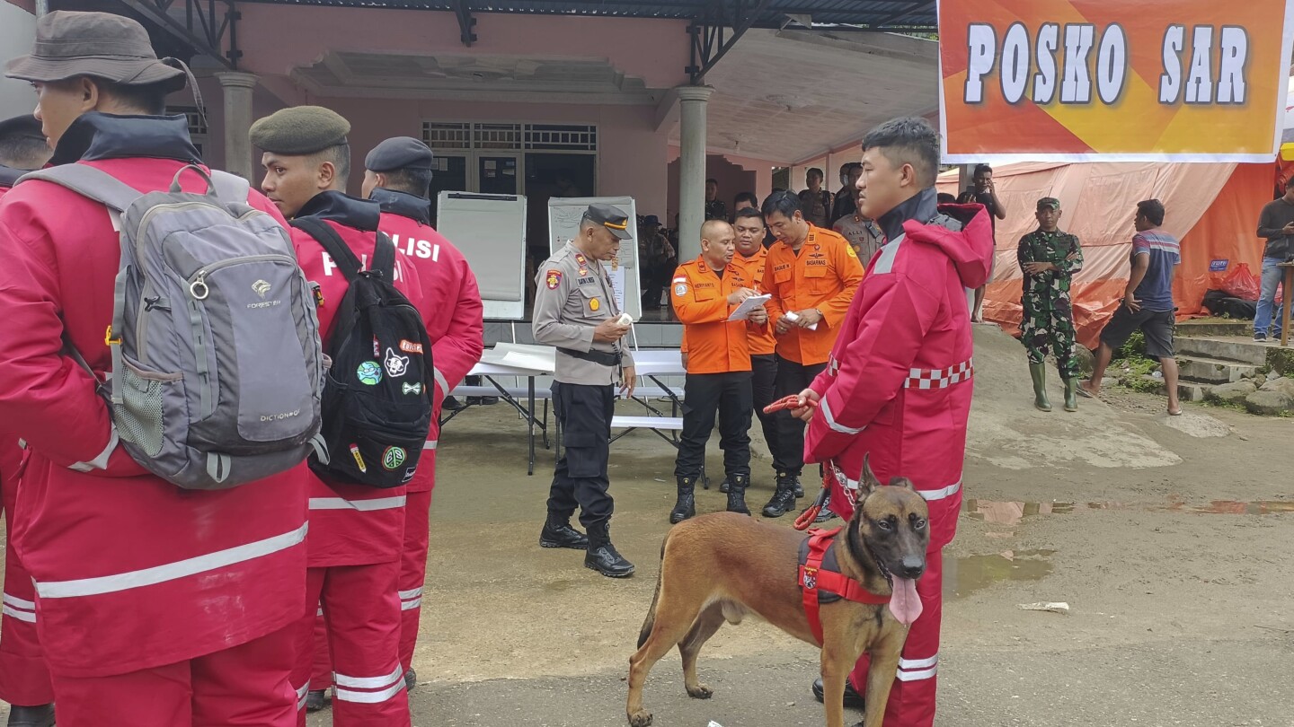 11 tewas dan puluhan hilang di tambang emas ilegal setelah hujan lebat di Indonesia