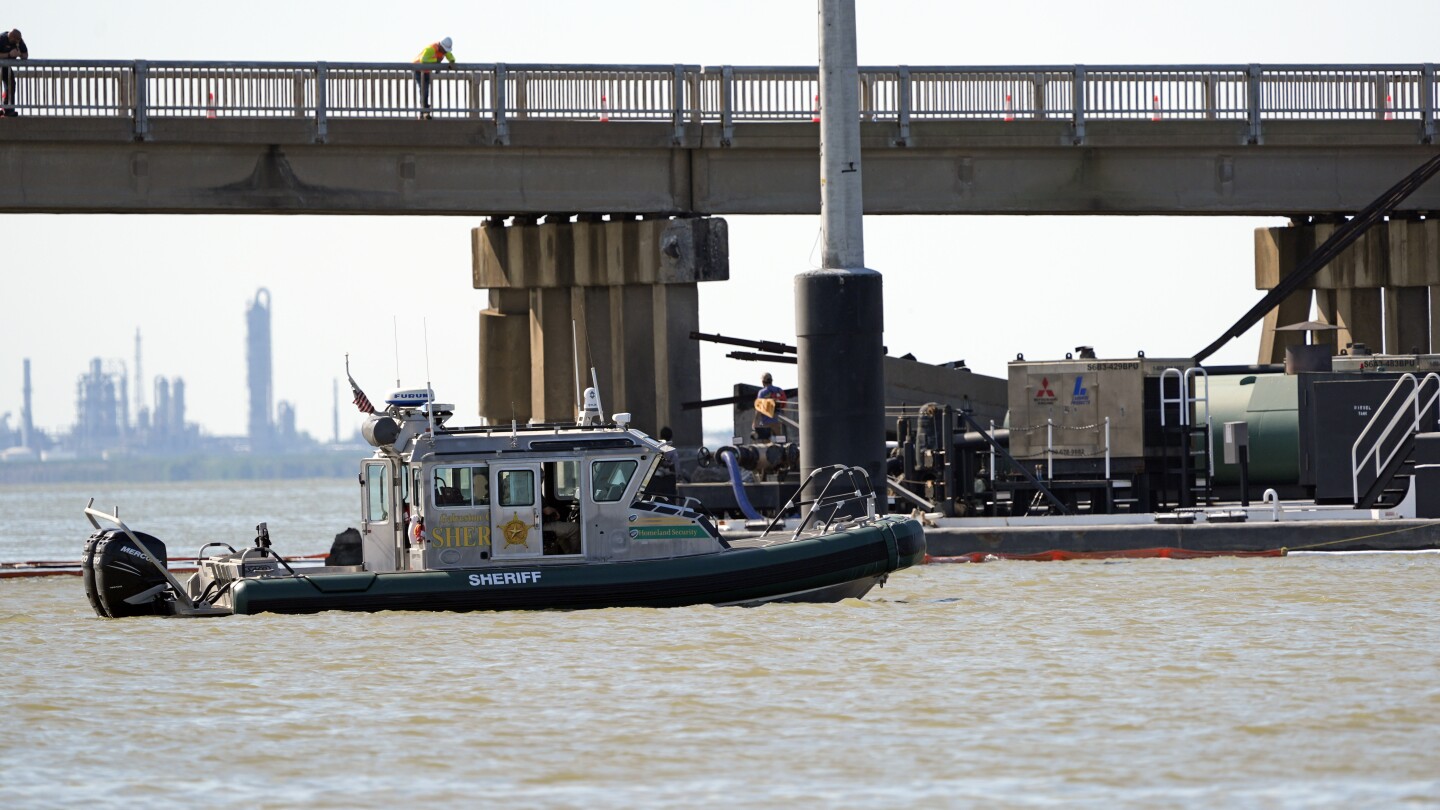 Barge Gas Spill in Galveston, Texas Threatens Surrounding Waters, U.S. Coast Guard Stories