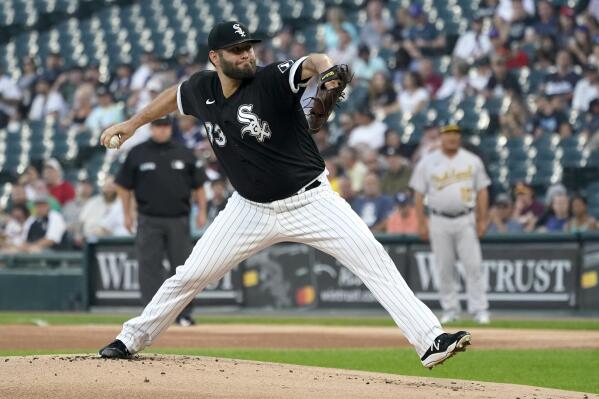 White Sox's Lance Lynn ejected after throwing belt at umpire during foreign  substance check