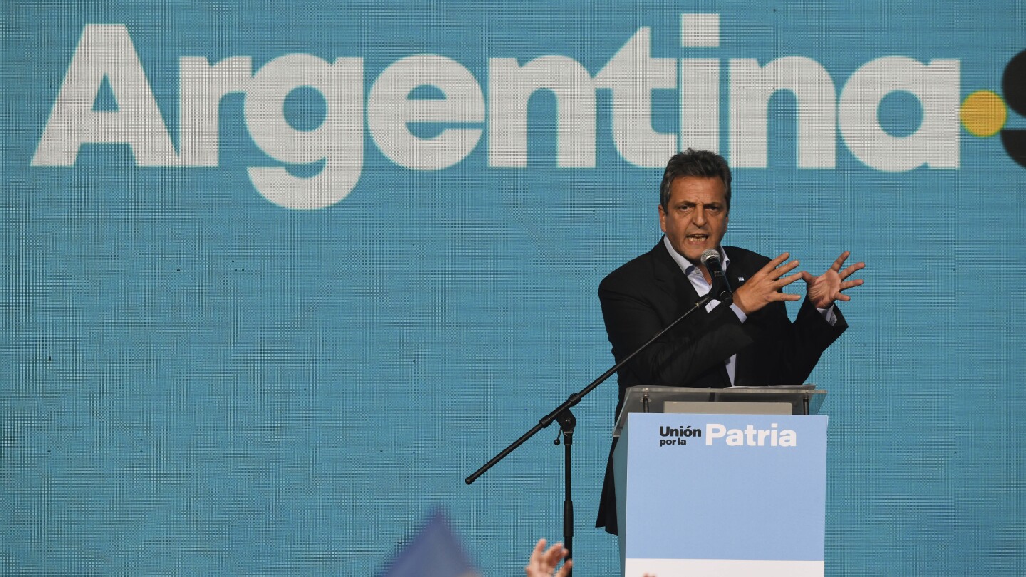El ministro de Economía sorprende con una victoria frente a los populistas en la primera vuelta de las elecciones presidenciales argentinas