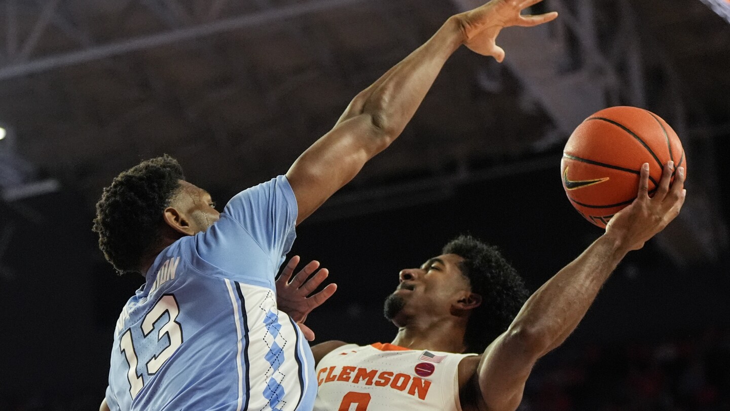 R.J. Davis, Armando Bacot lead No. 8 UNC to 65-55 victory over No. 16 Clemson R.J. Davis, Armando Bacot lead No. 8 UNC to 65-55 victory over No. 16 Clemson