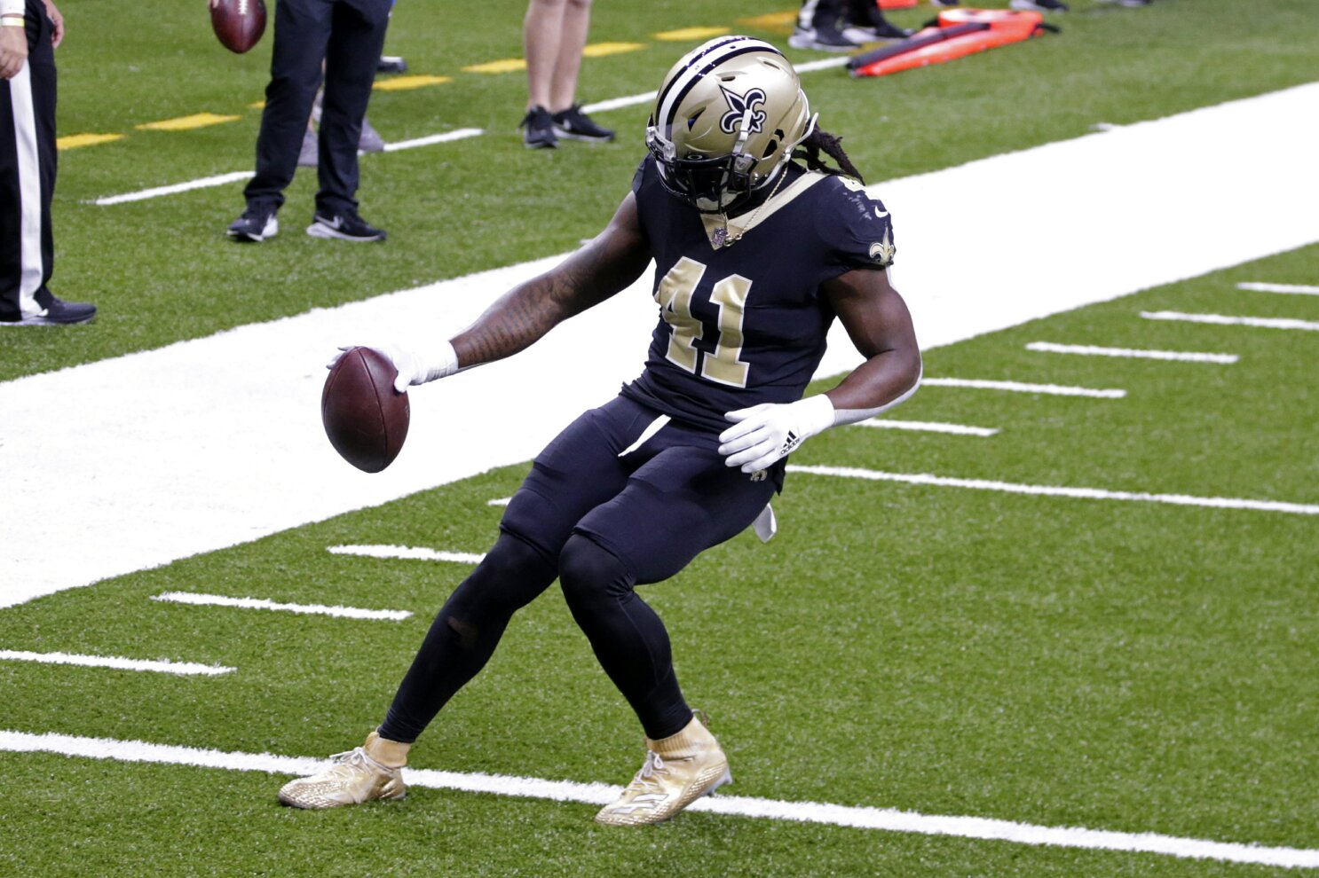 Saints overcome Drew Brees injury, beat 49ers 27-13