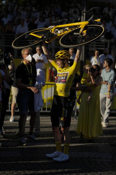 Jonas Vingegaard defends title in 'amazing' Tour de France