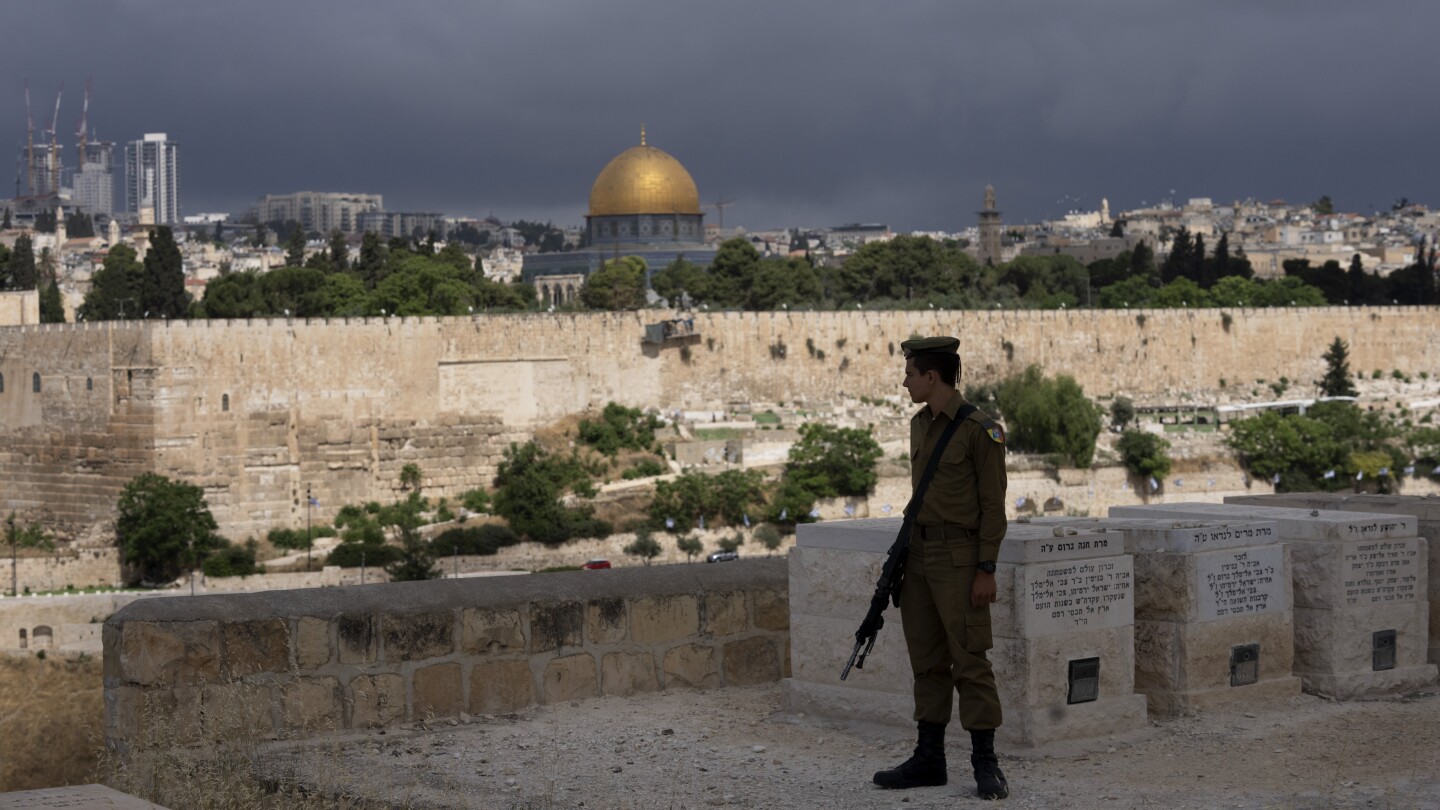 Israeli nationalist march through Palestinian area of Jerusalem is set to proceed despite tensions