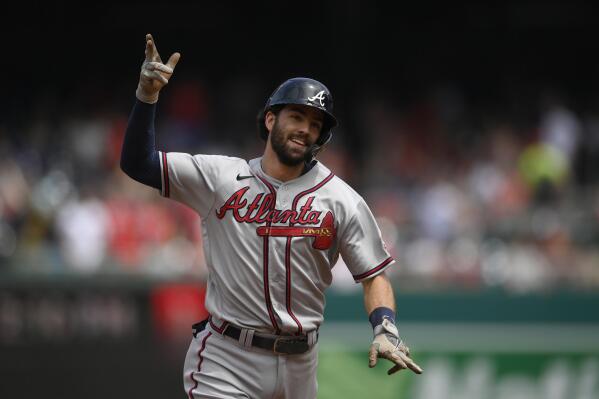 Dansby Swanson goes 2 for 4 in MLB debut for Braves