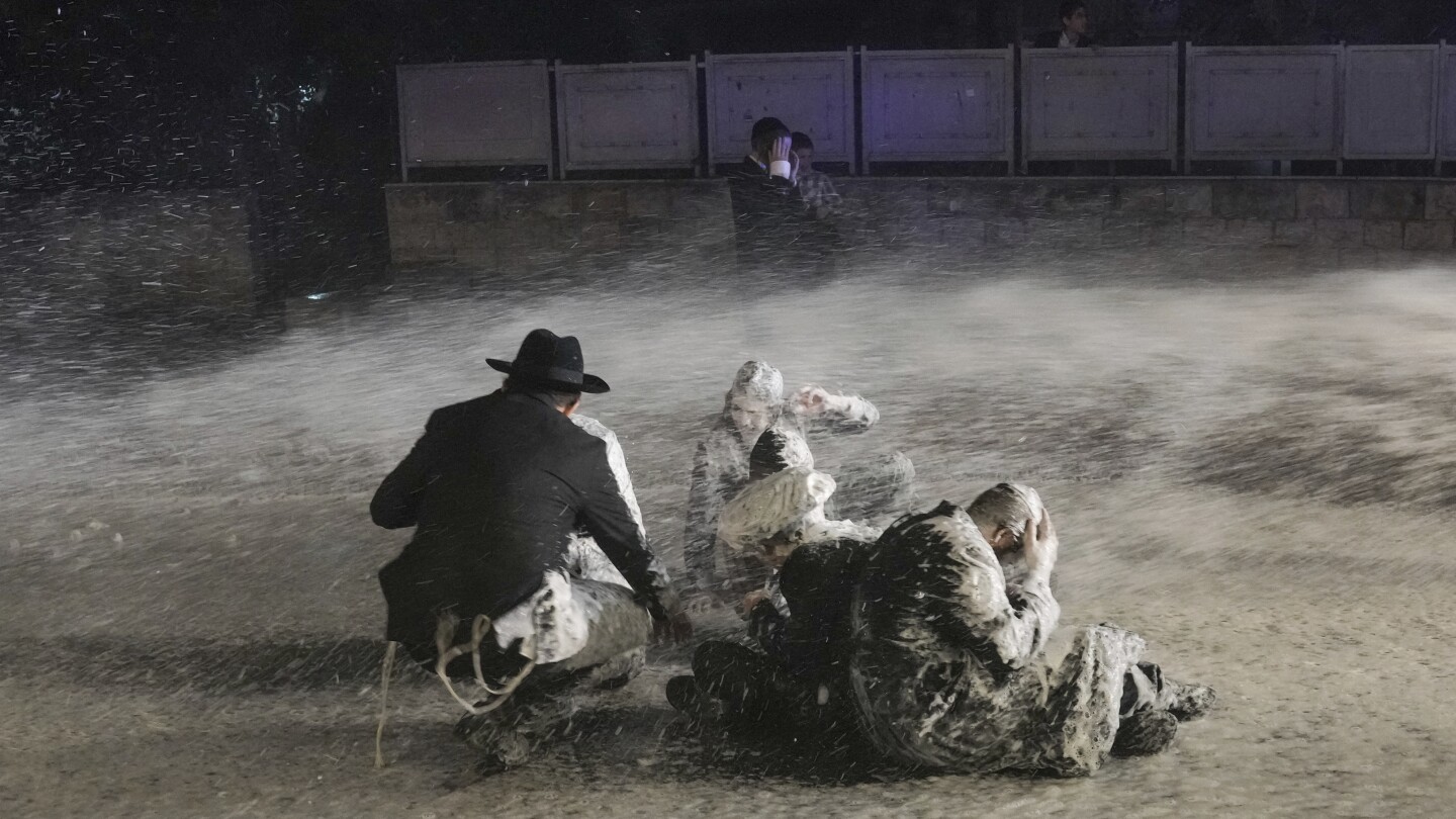 Extremely-Orthodox protest in opposition to order to enlist in Israeli army turns violent in Jerusalem