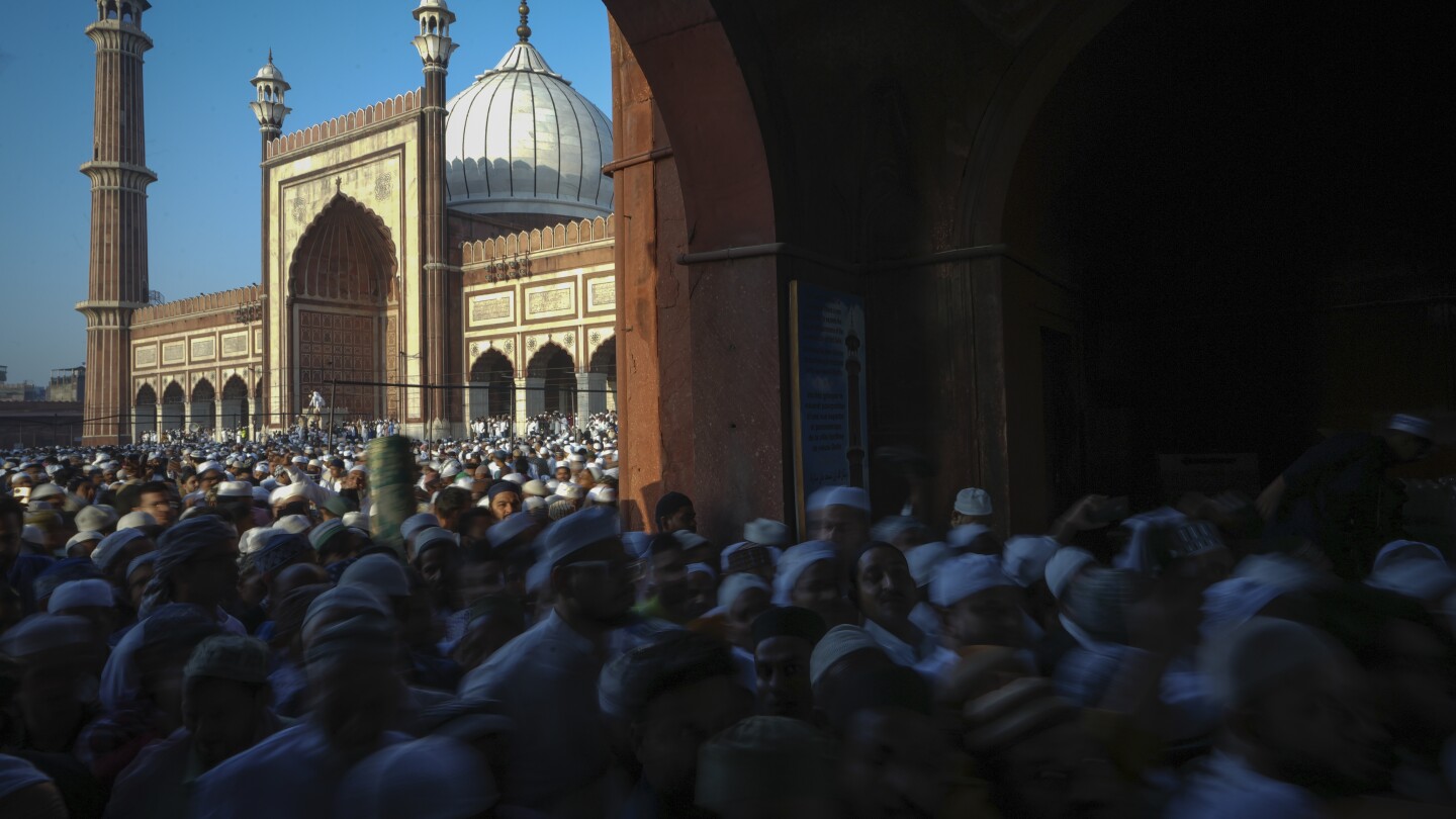 India's parliament set to debate controversial law on Muslim endowments
