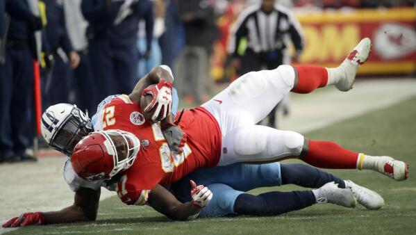 Tennessee Titans beat Chiefs 22-21 with comeback, advance in playoffs