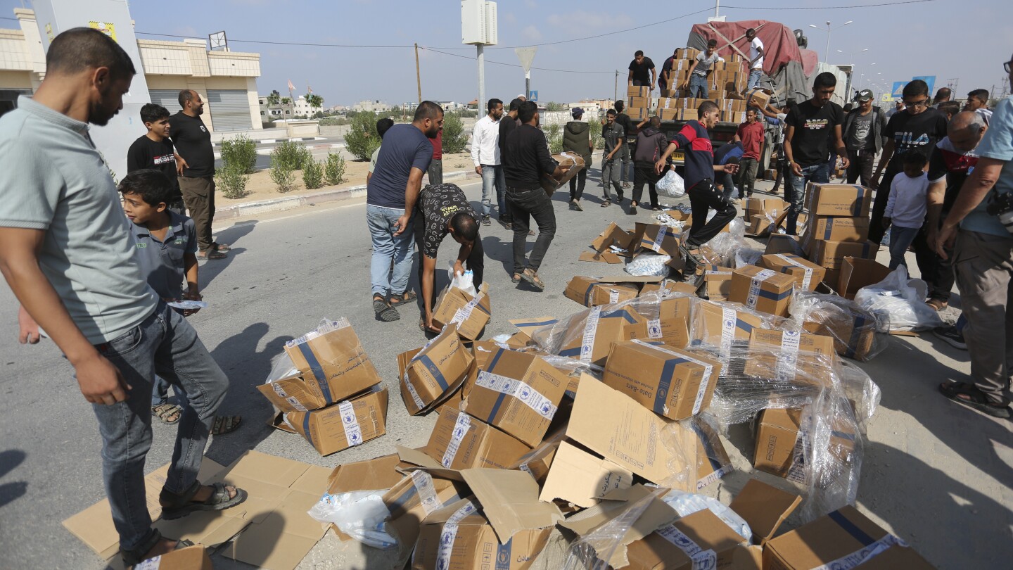 UN official says the average Gazan is living on two pieces of bread a day, and people need water