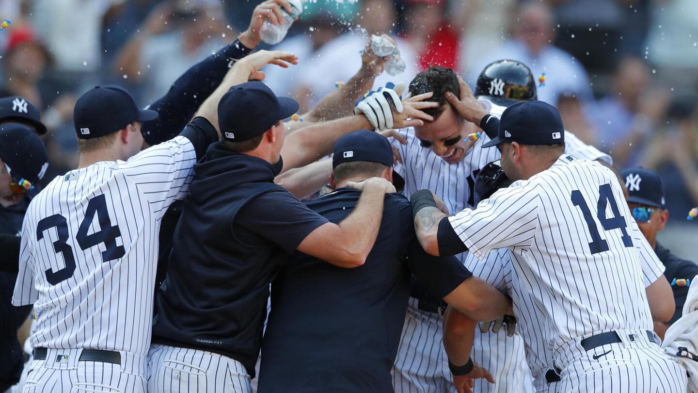 The Yankees turned their thumbs-down celebration into a very good T-shirt