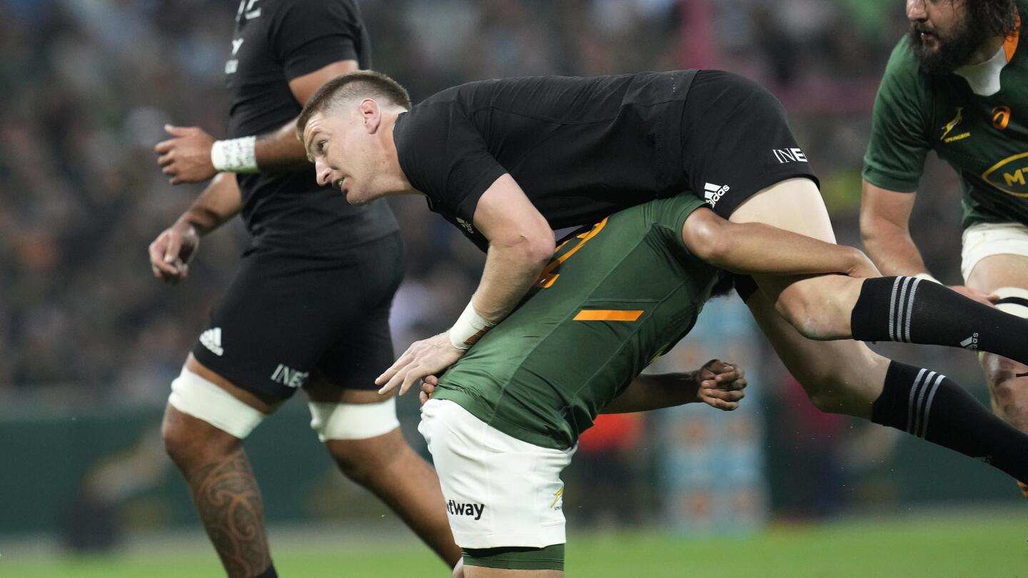 NZ All Blacks players ask men to check out their balls, Advertising