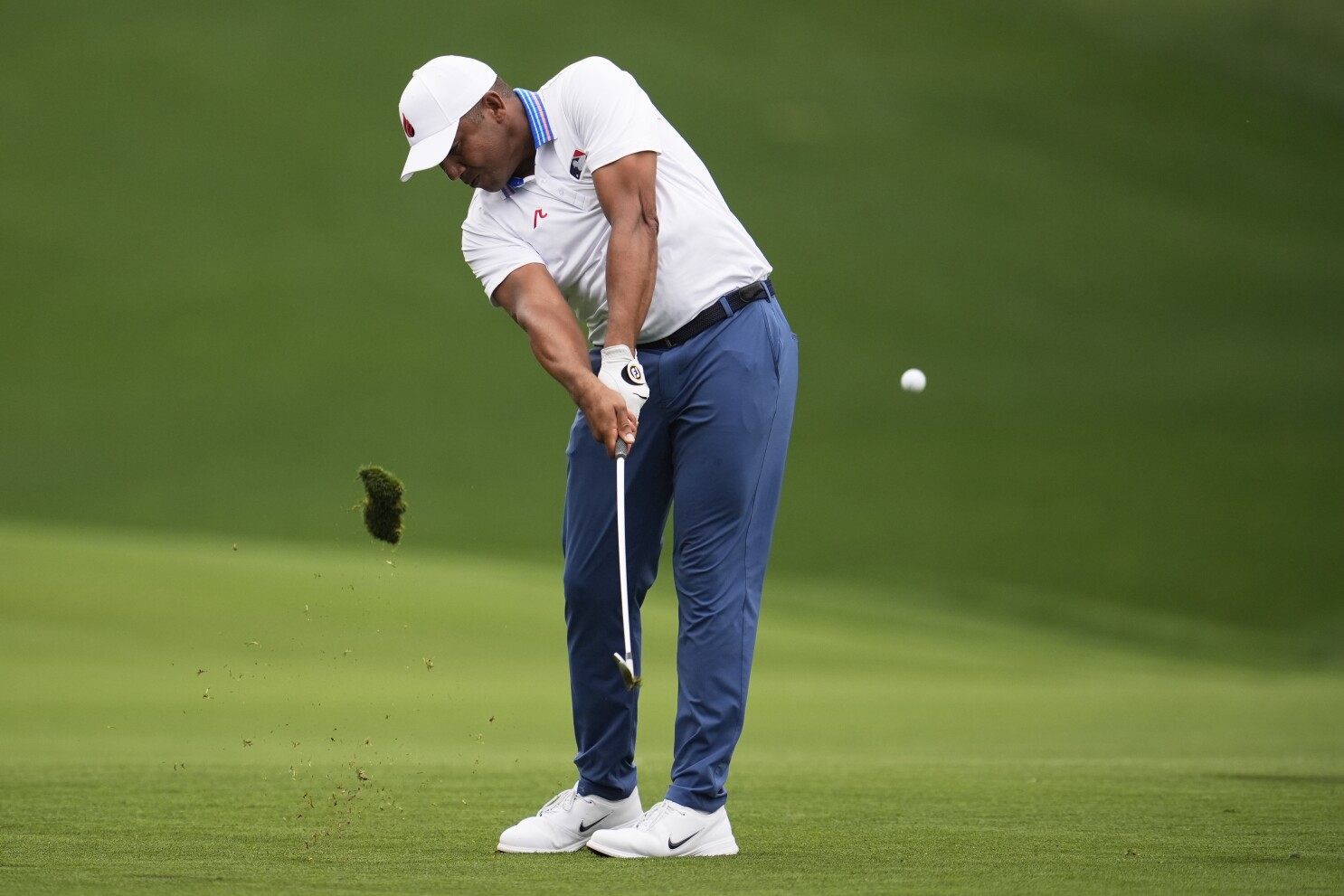 PGA Championship scorecards don't have pictures. Vegas and Poston make a 3 very different ways