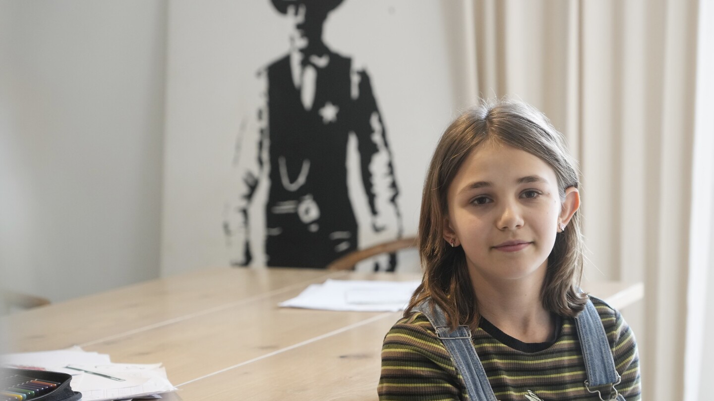ВАРШАВА Полша АП — Ола Козак празнува 11 годишното дете което