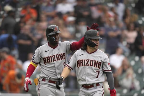 Diamondbacks score 4 in 9th, beat Tigers for 5th straight win