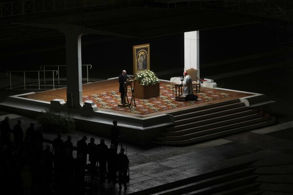 Cardinal Pietro Parolin, Secretary of State of the Vatican during a rosary prayer service held for the health of Pope Francis on Place Saint-Pierre at the Vatican, Monday, February 24, 2025. (AP photo / Kirsty Wigglesworth)