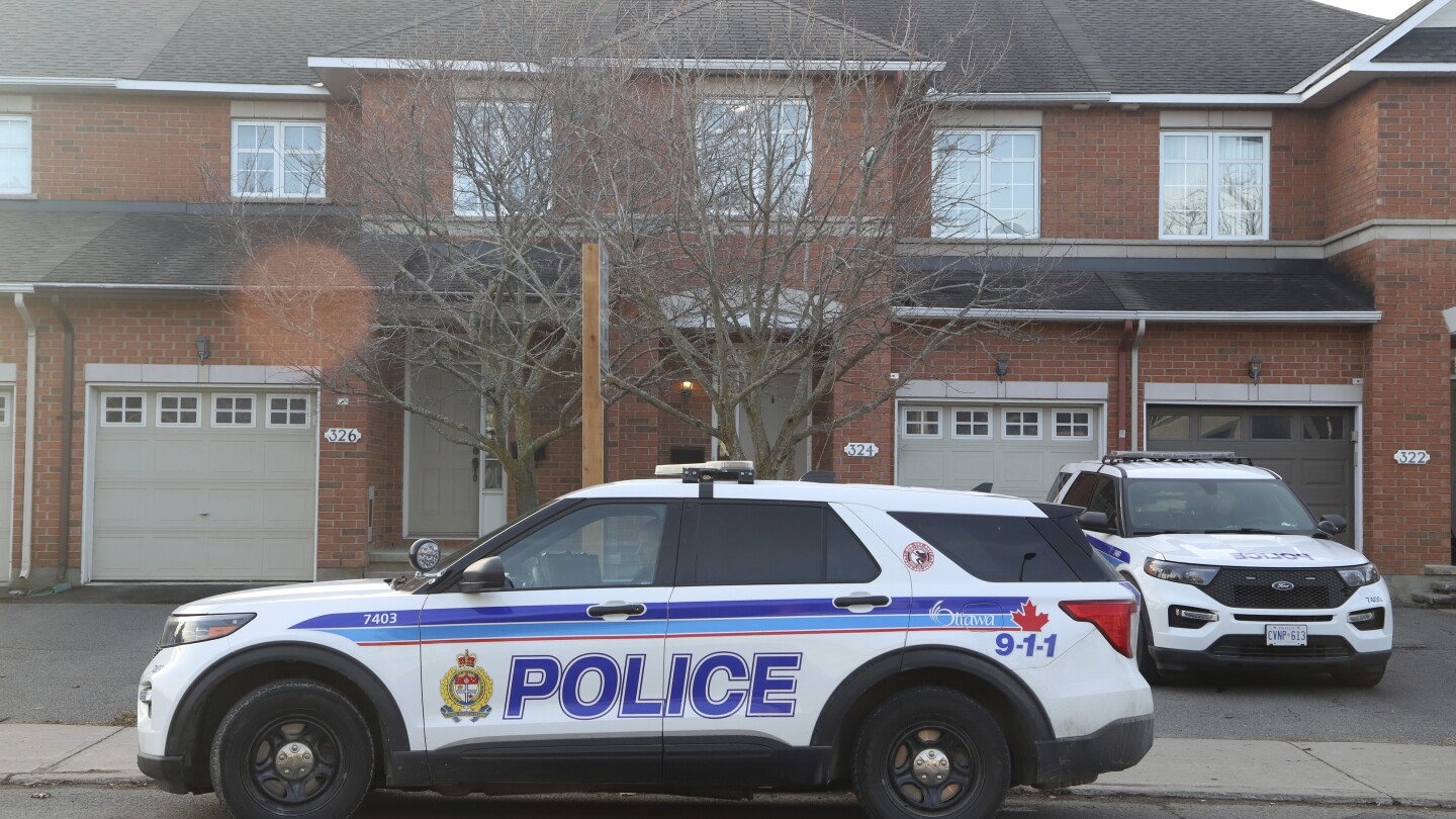 Canadian police find 6 people dead in a house in Ottawa and arrest a suspect