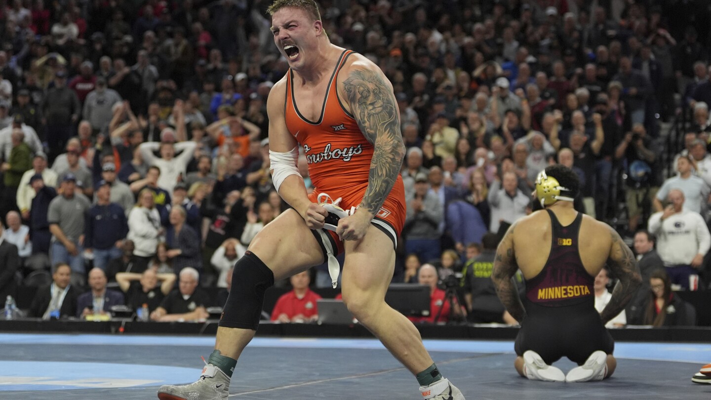 Wyatt Hendrickson Wins 2025 Dan Hodge Trophy