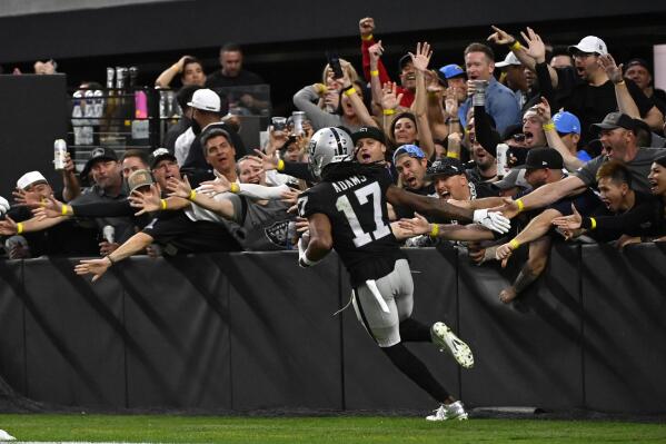 Carr-Adams connection rallies Raiders past Chargers 27-20