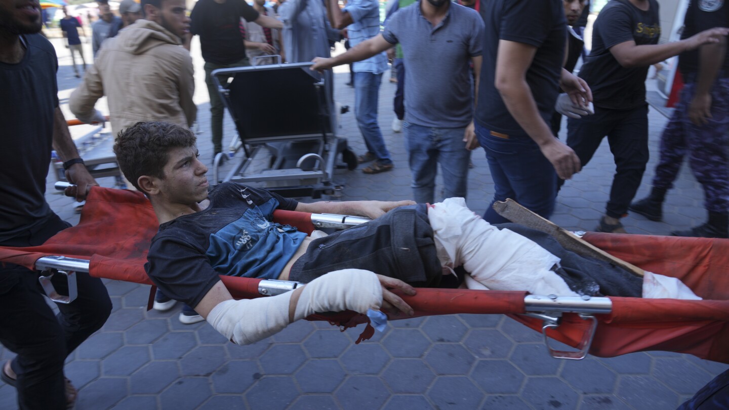 Загуба на крайник или риск от смърт? Все по-голям брой сред хилядите ранени от войната в Газа са изправени пред трудни решения