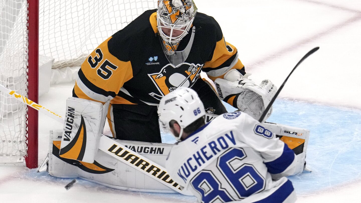 Lightning Edge Penguins 5-2 in NHL Matchup
