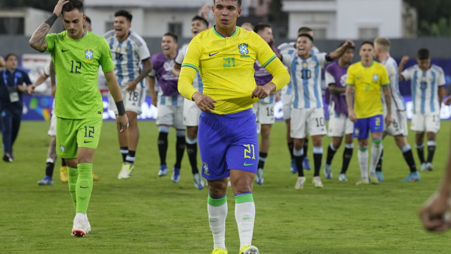 САО ПАУЛО АП — Бразилските футболни фенове вече бяха в
