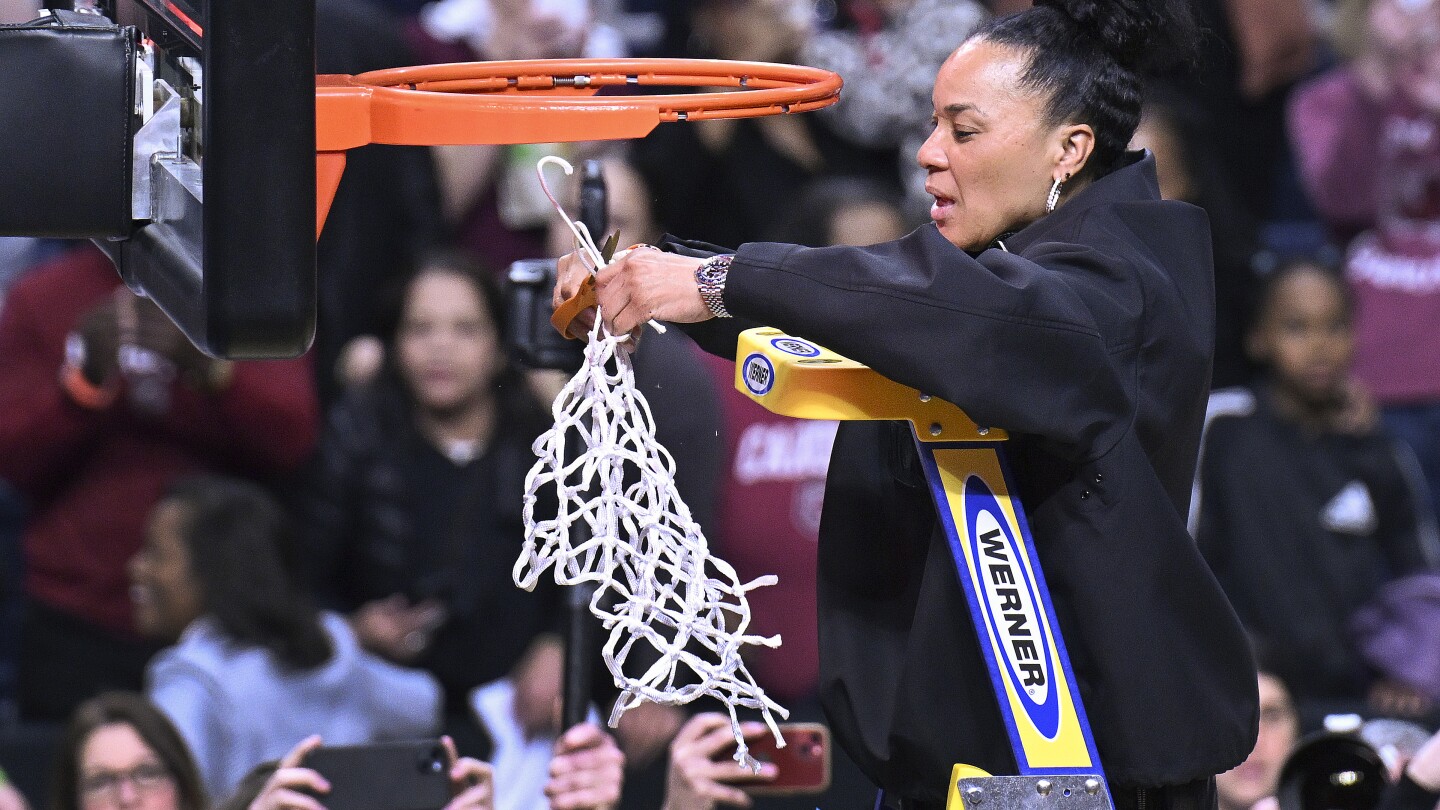 Undefeated South Carolina women advance to Final Four with 70-58 win over Oregon State