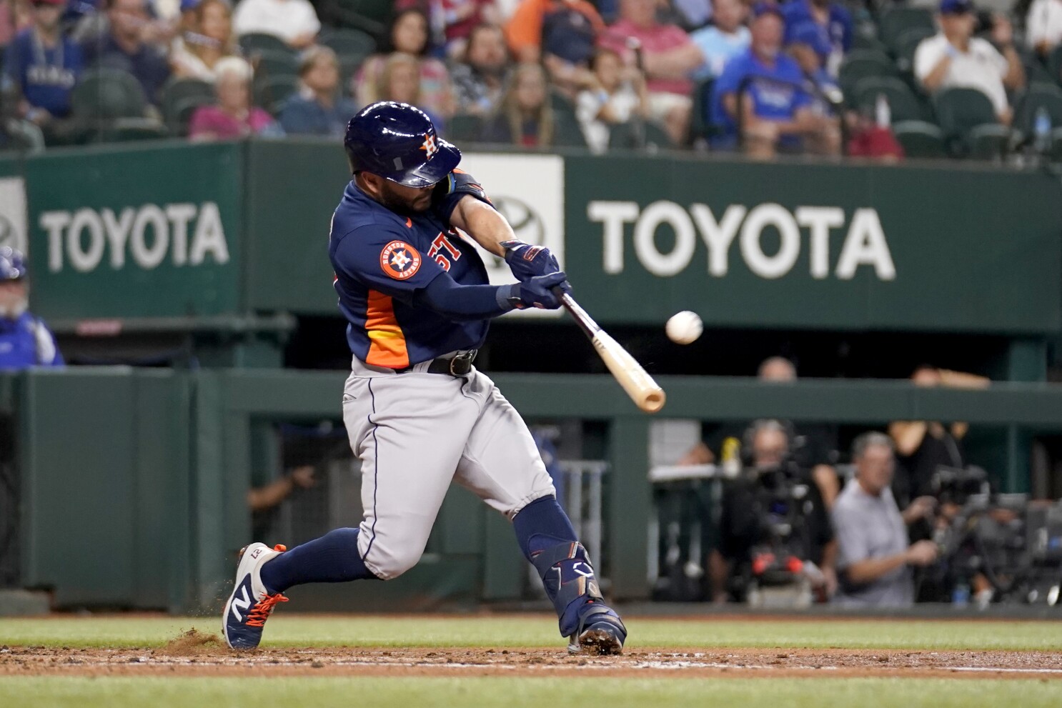 Jose Altuve homers twice to lead Astros past Giants - McCovey Chronicles