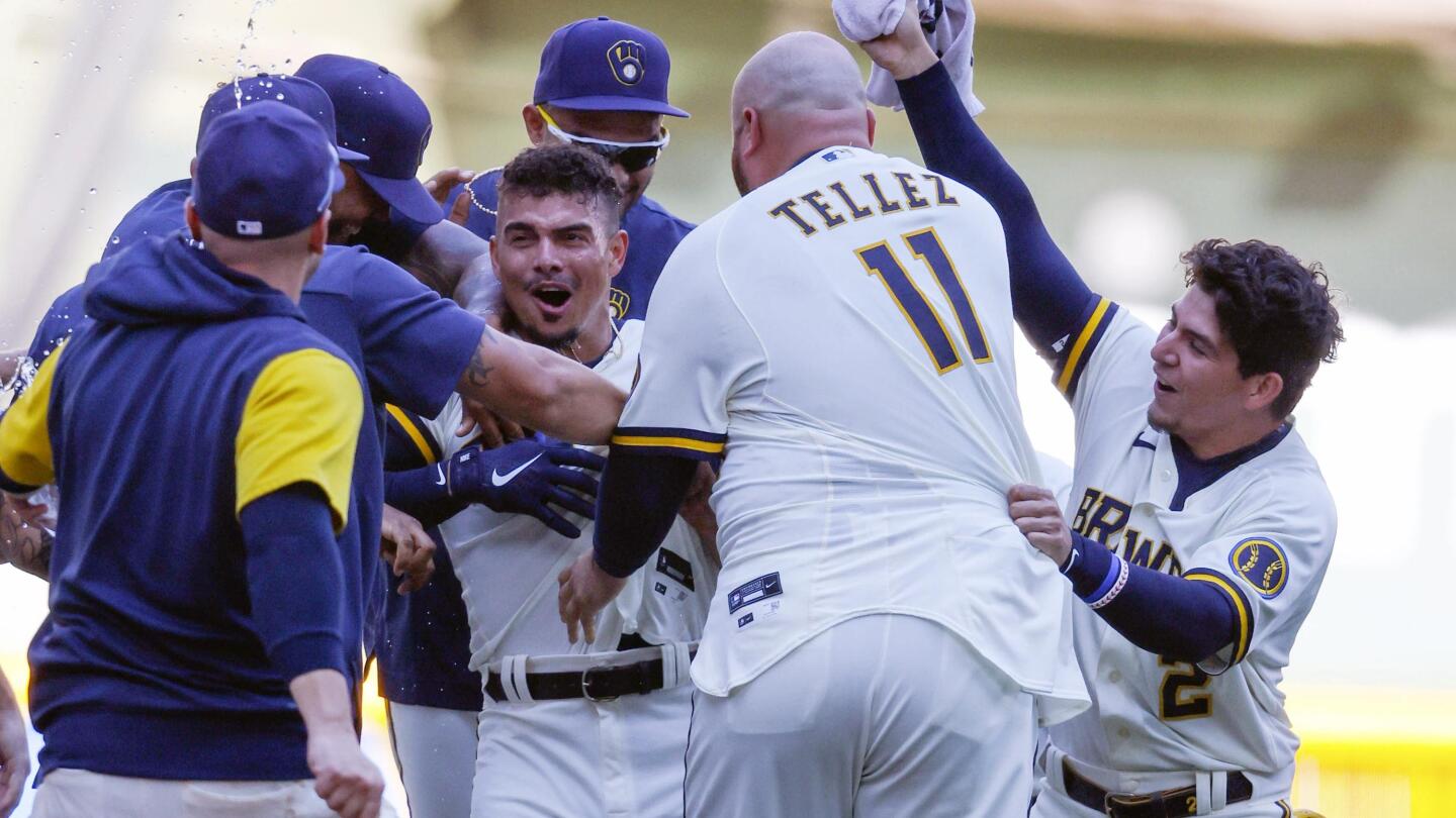Willy Adames' steal of home highlights Brewers' victory