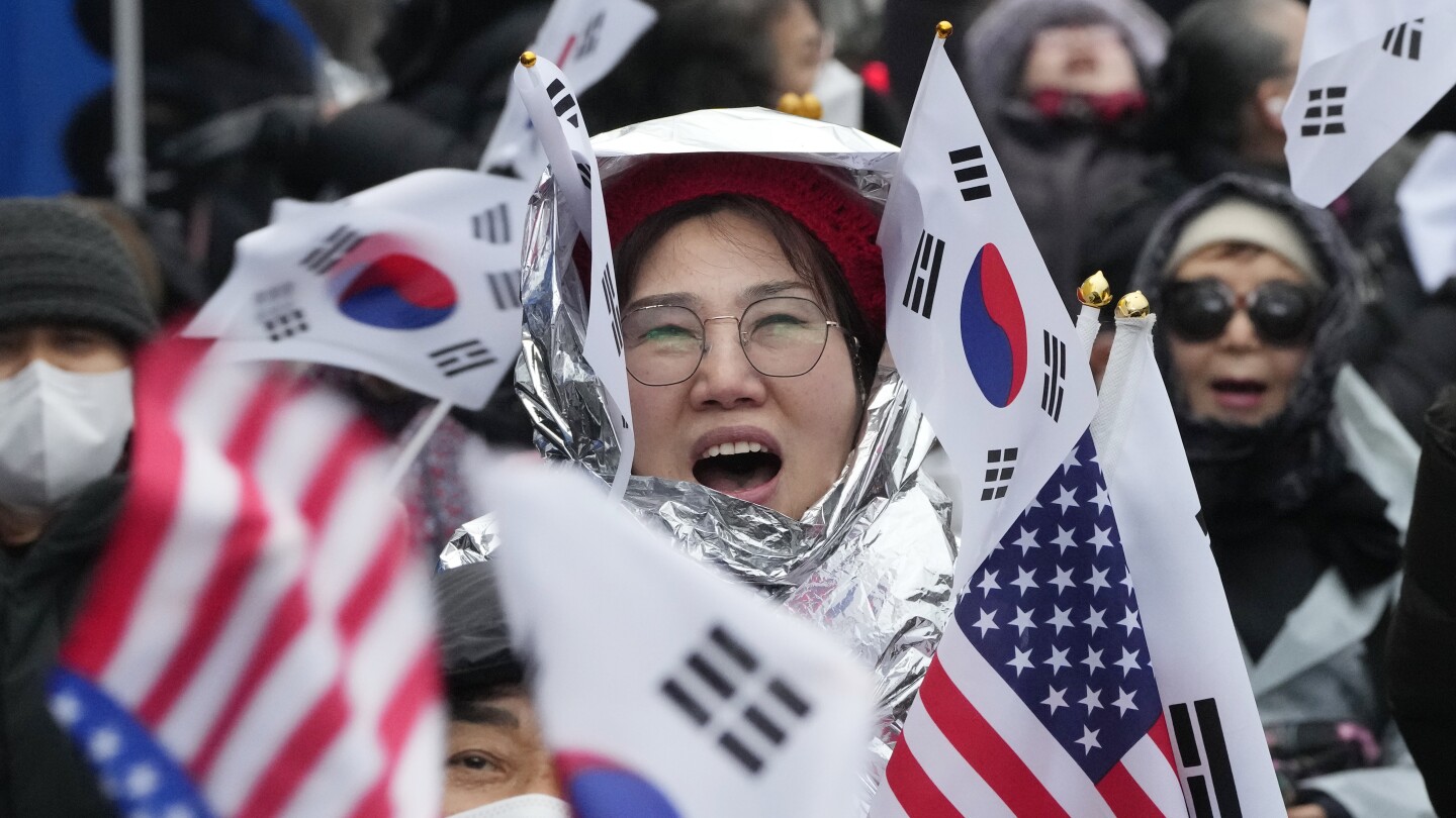 South Korean anti-corruption company asks police to take over efforts to detain impeached Yoon