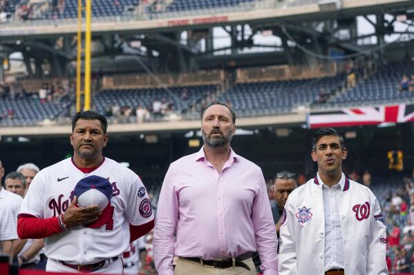 British Prime Minister Rishi Sunak poses with Washington Nationals