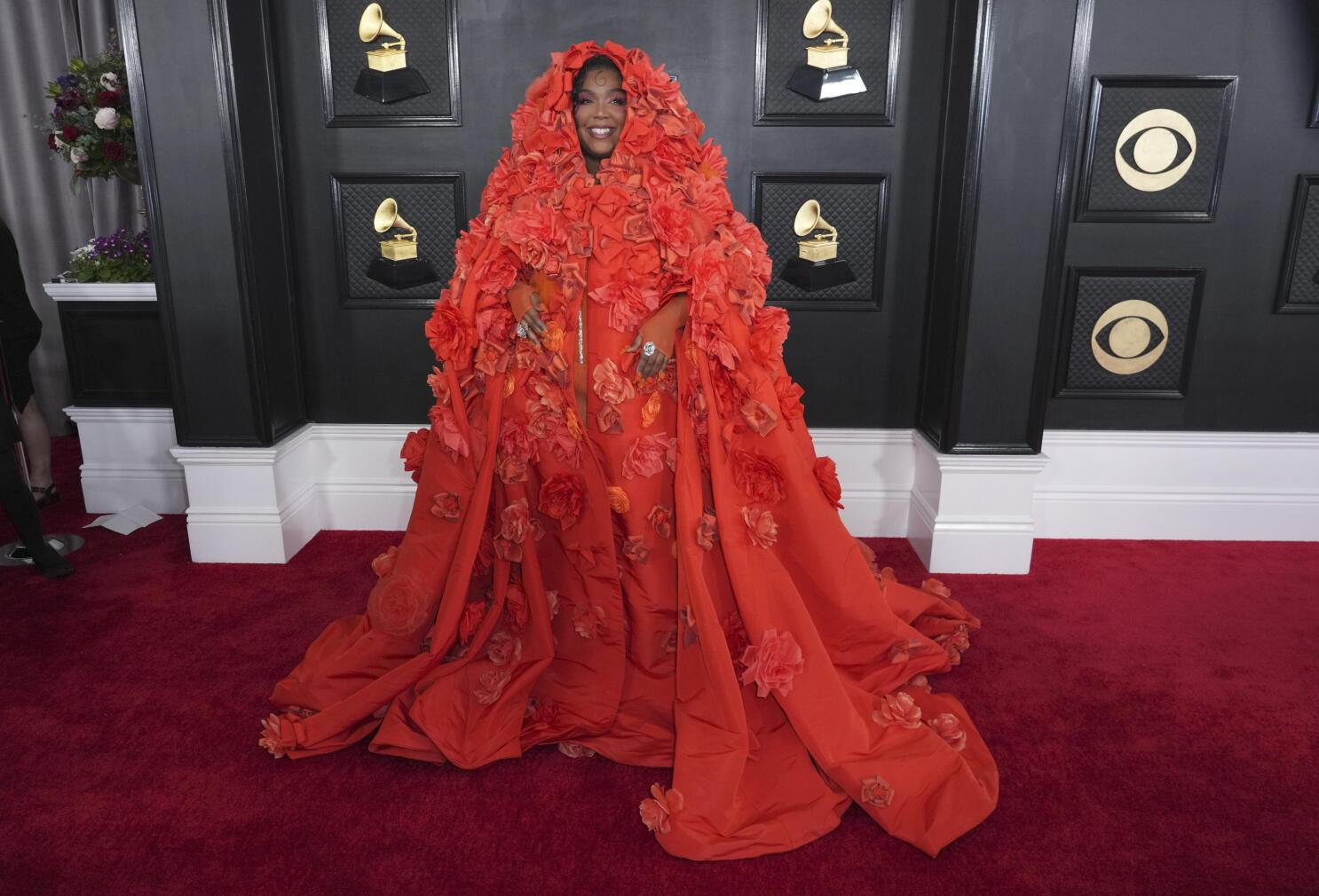 Sparkly Crystals Celebrity Dresses 2020 High Neck Elegant Red
