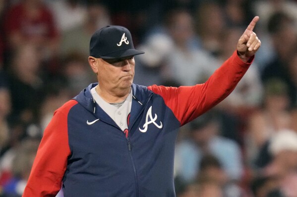 Braves manager Brian Snitker stayed with a team that didn't always stay  with him and was rewarded with a World Series victory - The Boston Globe