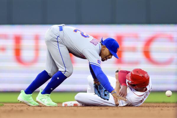 Mets Lose Game and Another Shortstop - The New York Times