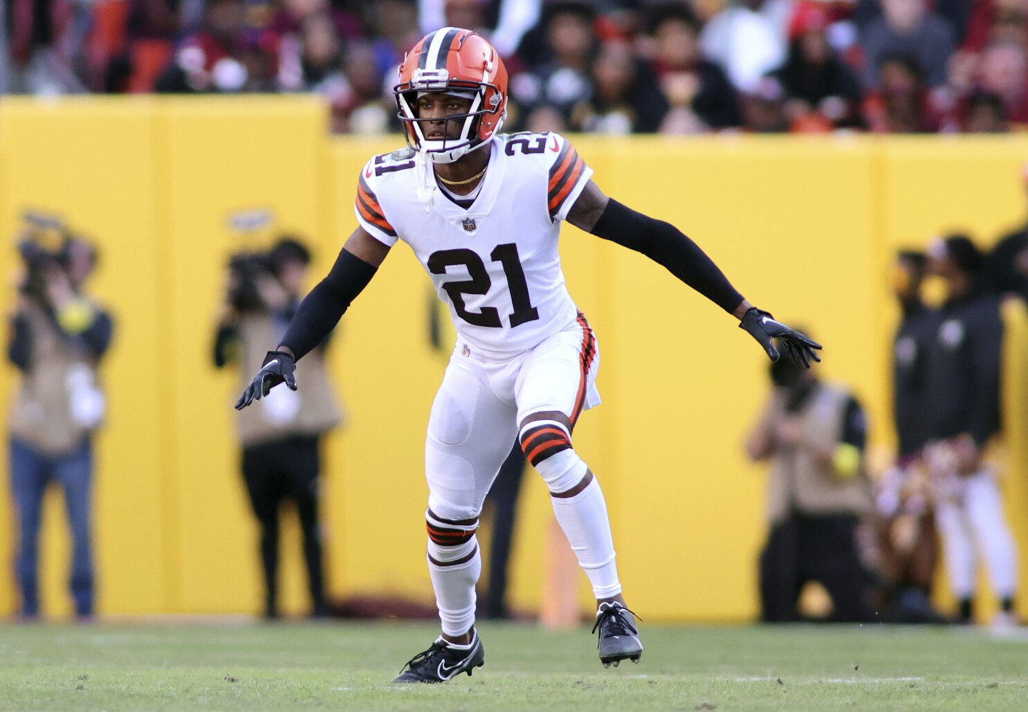 Browns' Denzel Ward is out of concussion protocol and will play in Sunday's  opener against Bengals