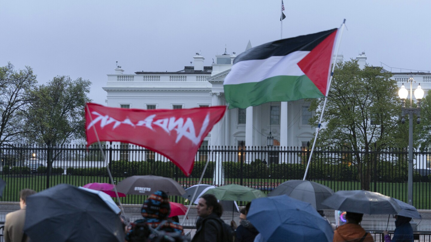 Байдън е изправен пред протест заради подкрепата си за Израел по време на срещата в Белия дом