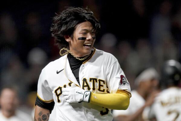 Rookie Bae hits 3-run homer in 9th, Pirates beat Astros 7-4