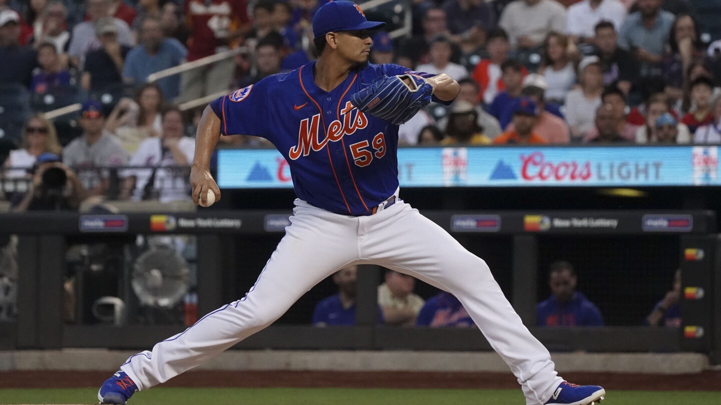 Carlos Carrasco exits with back tightness, Mets swept by Astros