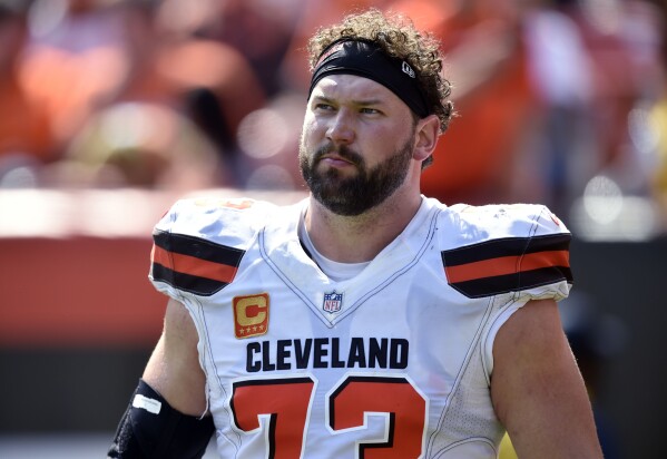 Browns tackle Joe Thomas was an iron man, Cleveland's own on his NFL  journey to the Hall of Fame