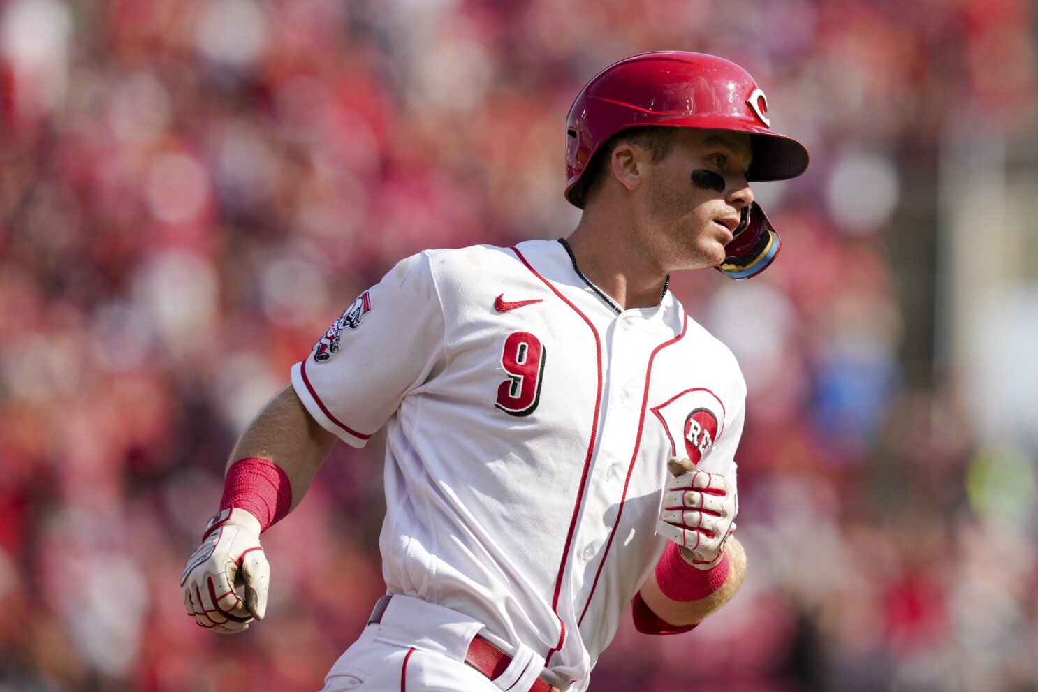 Reds hit back-to-back-to-back homers in 6th in 4-2 win over the