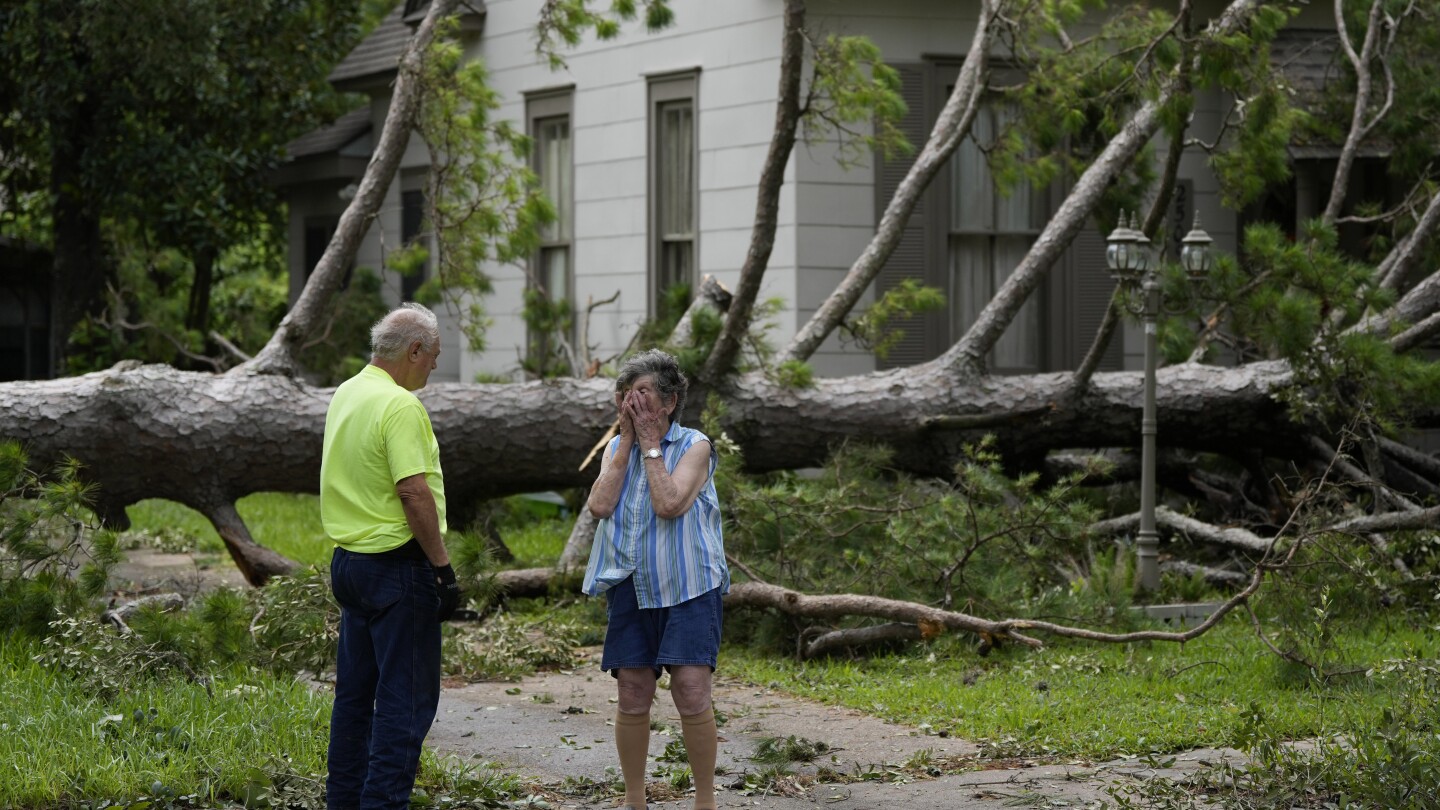 Beryl weakens to tropical depression after slamming into Texas as Category 1 hurricane