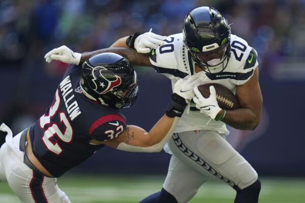 Wilson has 2 TD passes as Seahawks beat Texans 33-13