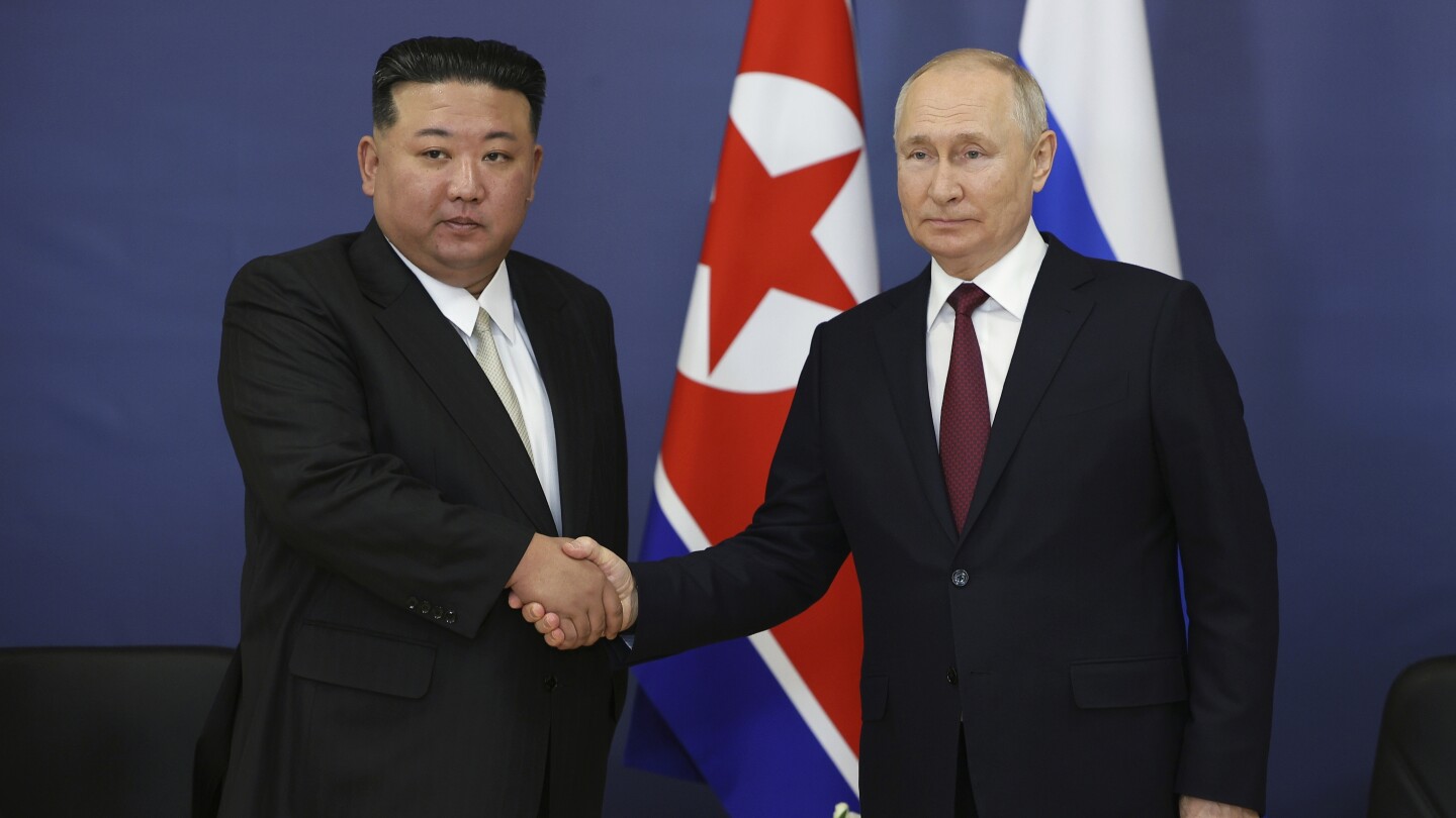 Севернокорейският лидер Ким приветства връзките с Русия, тъй като според съобщенията Путин планира посещение