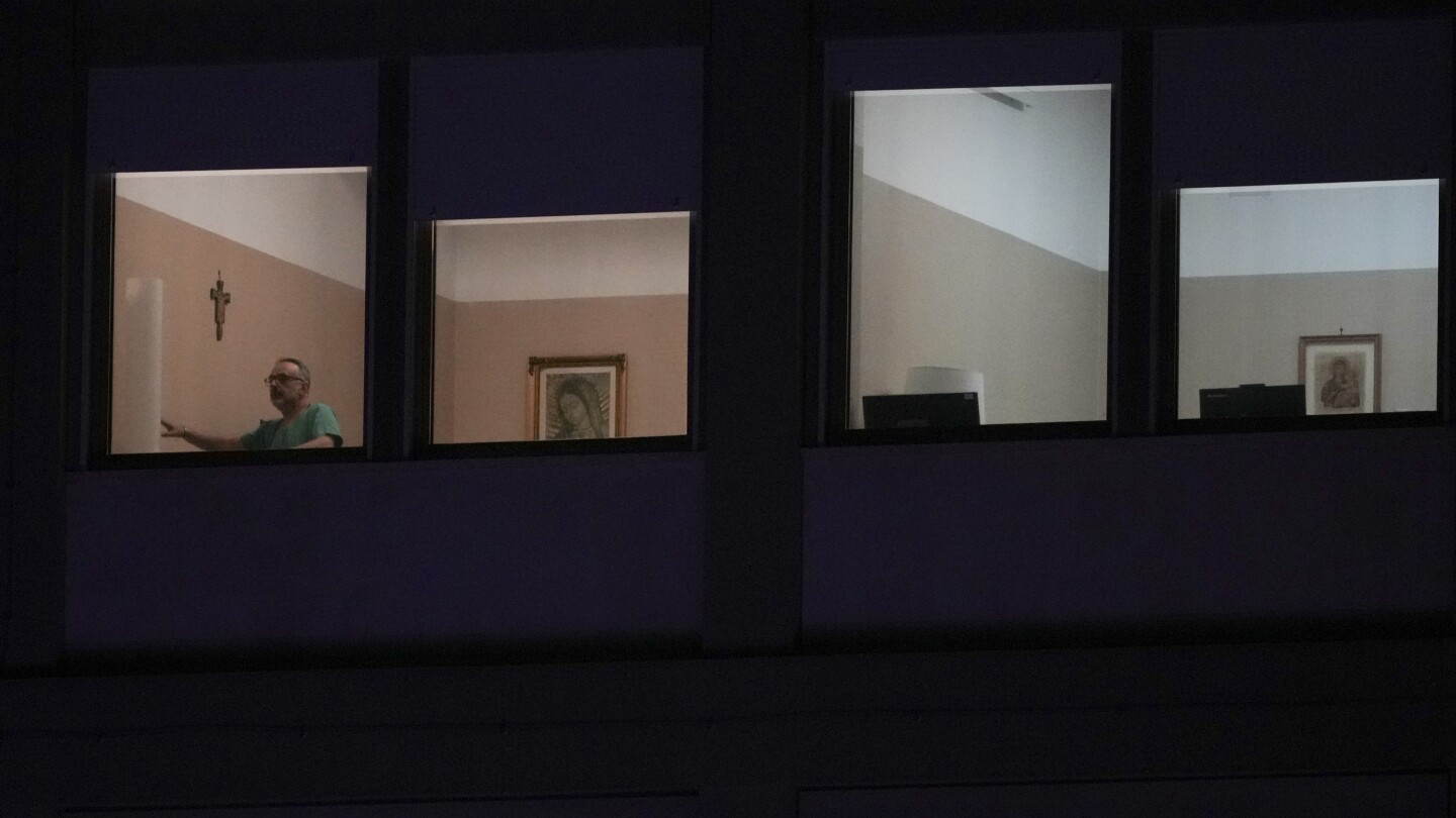 Pope had a good night's rest after overcoming possible risks from respiratory crisis