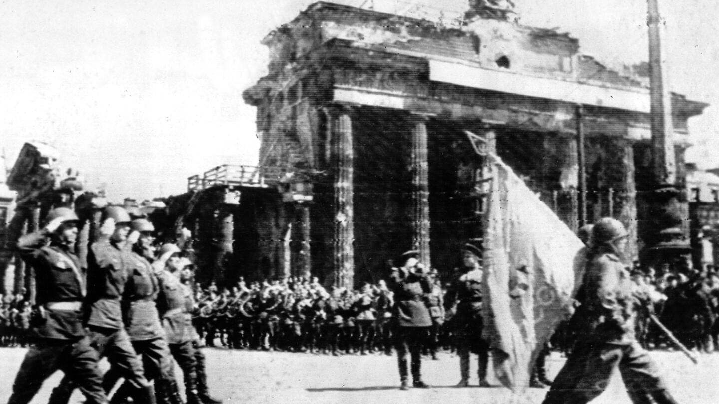 Хакерите не са прожектирали знамето на Съветската победа върху Бранденбургската врата в Берлин тази седмица