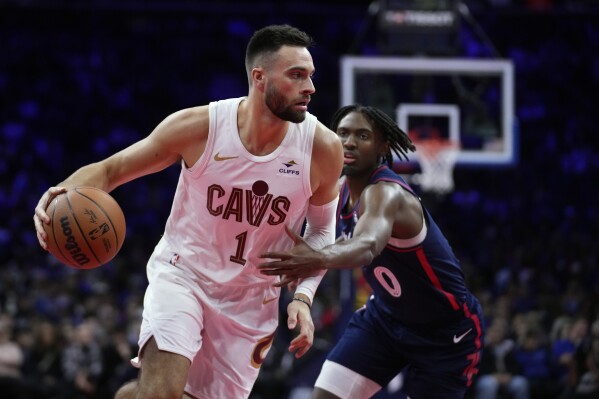 Cavs' Max Strus joins LeBron James as only active players to win