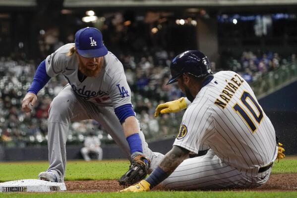 Peralta strong on mound, Brewers down scuffling Dodgers 3-1