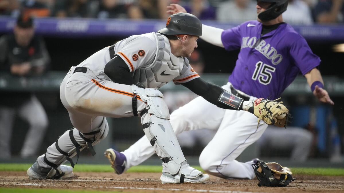 SF Giants' Bryant sits with side tightness